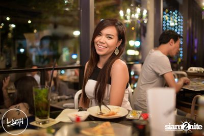 Friday Night at Wine, Beer & Bistro Bar BottomsUp Thonglor — photo 20