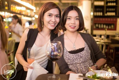 Friday Night at Wine, Beer & Bistro Bar BottomsUp Thonglor — photo 28