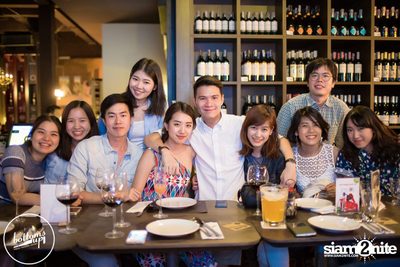 Friday Night at Wine, Beer & Bistro Bar BottomsUp Thonglor — photo 33