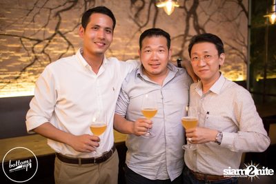 Friday Night at Wine, Beer & Bistro Bar BottomsUp Thonglor — photo 50