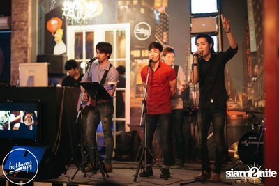 Friday Night at Wine, Beer & Bistro Bar BottomsUp Thonglor — photo 57