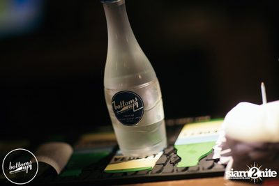 Friday Night at Wine, Beer & Bistro Bar BottomsUp Thonglor — photo 63