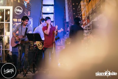 Friday Night at Wine, Beer & Bistro Bar BottomsUp Thonglor — photo 68