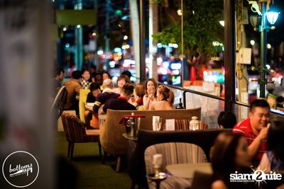 Friday Night at Wine, Beer & Bistro Bar BottomsUp Thonglor — photo 84