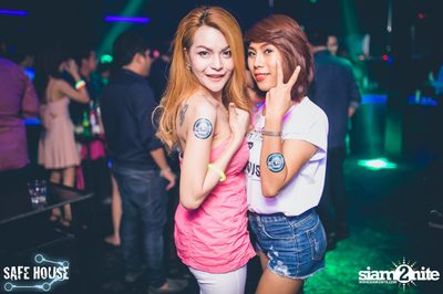 AE Tubbies นำเสนอ Single Light Blacklight Neon 2 — photo 3