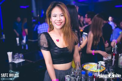 AE Tubbies นำเสนอ Single Light Blacklight Neon 2 — photo 7