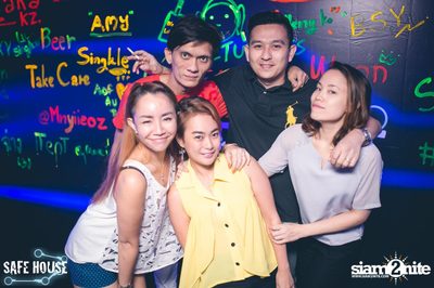 AE Tubbies นำเสนอ Single Light Blacklight Neon 2 — photo 12