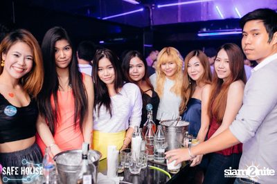 AE Tubbies นำเสนอ Single Light Blacklight Neon 2 — photo 15