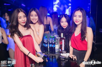 AE Tubbies นำเสนอ Single Light Blacklight Neon 2 — photo 19