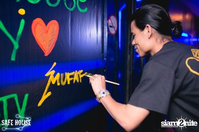 AE Tubbies นำเสนอ Single Light Blacklight Neon 2 — photo 26
