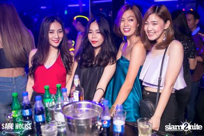 AE Tubbies นำเสนอ Single Light Blacklight Neon 2 — photo 34