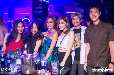 AE Tubbies นำเสนอ Single Light Blacklight Neon 2 — photo 35