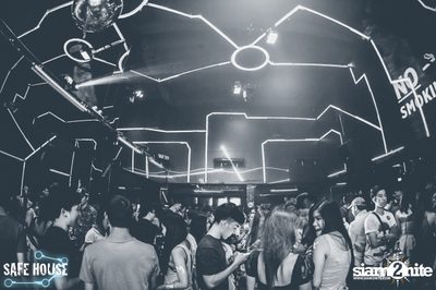 AE Tubbies นำเสนอ Single Light Blacklight Neon 2 — photo 37