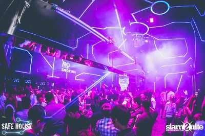 AE Tubbies นำเสนอ Single Light Blacklight Neon 2 — photo 39