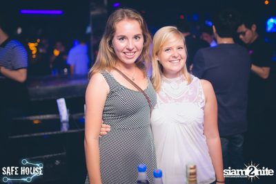 AE Tubbies นำเสนอ Single Light Blacklight Neon 2 — photo 41