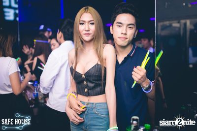 AE Tubbies นำเสนอ Single Light Blacklight Neon 2 — photo 46