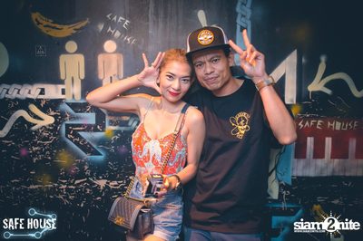 AE Tubbies นำเสนอ Single Light Blacklight Neon 2 — photo 49