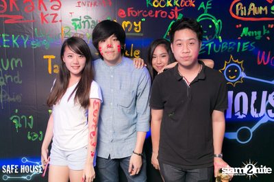 AE Tubbies นำเสนอ Single Light Blacklight Neon 2 — photo 51
