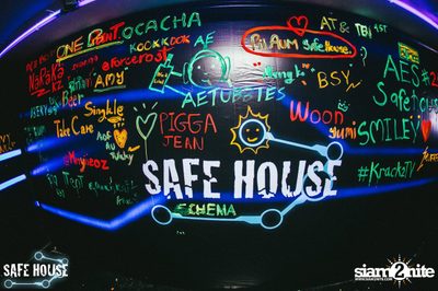 AE Tubbies นำเสนอ Single Light Blacklight Neon 2 — photo 52