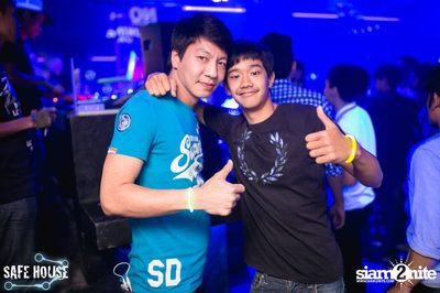 AE Tubbies นำเสนอ Single Light Blacklight Neon 2 — photo 54