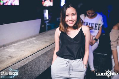 AE Tubbies นำเสนอ Single Light Blacklight Neon 2 — photo 62