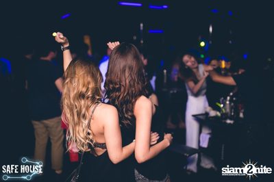 AE Tubbies นำเสนอ Single Light Blacklight Neon 2 — photo 64