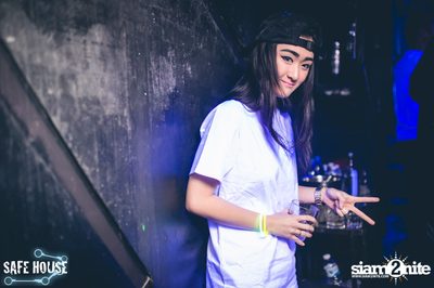 AE Tubbies นำเสนอ Single Light Blacklight Neon 2 — photo 67