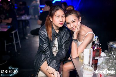 AE Tubbies นำเสนอ Single Light Blacklight Neon 2 — photo 72