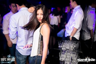 AE Tubbies นำเสนอ Single Light Blacklight Neon 2 — photo 78