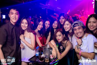 AE Tubbies นำเสนอ Single Light Blacklight Neon 2 — photo 79