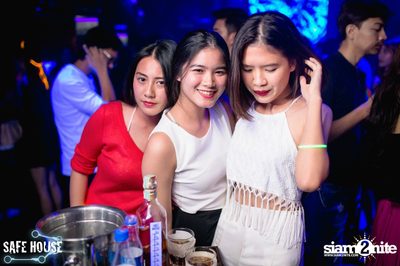AE Tubbies นำเสนอ Single Light Blacklight Neon 2 — photo 80