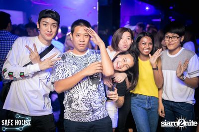 AE Tubbies นำเสนอ Single Light Blacklight Neon 2 — photo 86