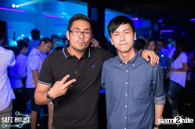 AE Tubbies นำเสนอ Single Light Blacklight Neon 2 — photo 88