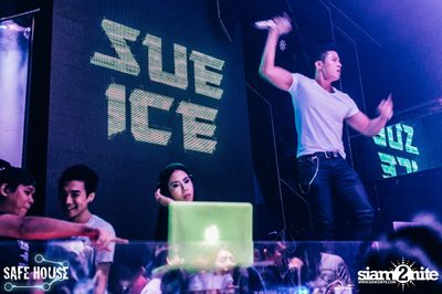 AE Tubbies นำเสนอ Single Light Blacklight Neon 2 — photo 92