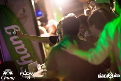 Chang Surf Bar Grand Opening Party on the 2nd floor of Flow House — photo 14