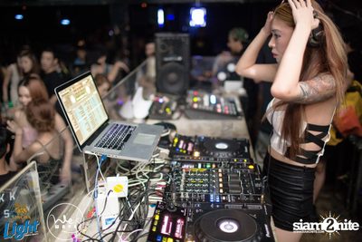 SYNCHR8NISM featuring Sherry Wang ที่ร้าน เซฟ เฮ้าส์ — photo 149