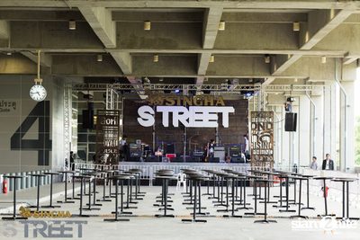 Singha S-treet with Yellow Fang, Sqweez Animal & Greasy Cafe — photo 94