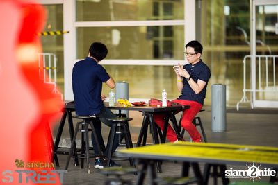 Singha S-treet with Yellow Fang, Sqweez Animal & Greasy Cafe — photo 147