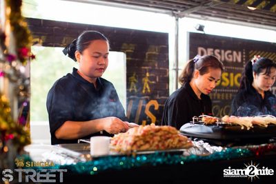 Singha S-treet with Yellow Fang, Sqweez Animal & Greasy Cafe — photo 175