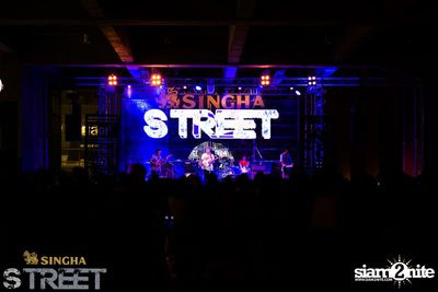 Singha S-treet with Yellow Fang, Sqweez Animal & Greasy Cafe — photo 235