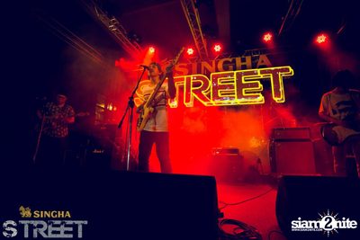 Singha S-treet with Yellow Fang, Sqweez Animal & Greasy Cafe — photo 251