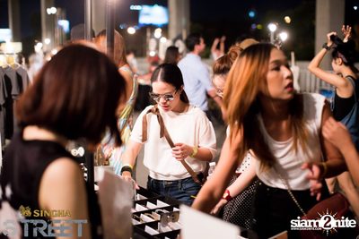 Singha S-treet with Yellow Fang, Sqweez Animal & Greasy Cafe — photo 264