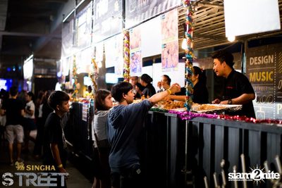 Singha S-treet with Yellow Fang, Sqweez Animal & Greasy Cafe — photo 267