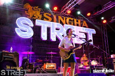 Singha S-treet with Yellow Fang, Sqweez Animal & Greasy Cafe — photo 285