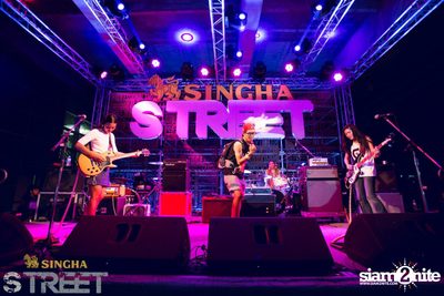 Singha S-treet with Yellow Fang, Sqweez Animal & Greasy Cafe — photo 304