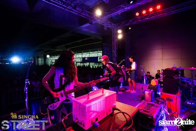 Singha S-treet with Yellow Fang, Sqweez Animal & Greasy Cafe — photo 308