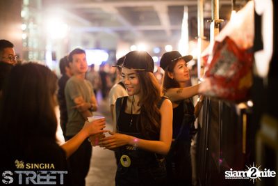Singha S-treet with Yellow Fang, Sqweez Animal & Greasy Cafe — photo 325