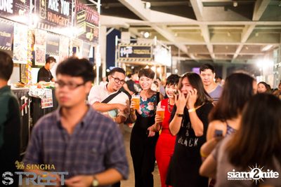 Singha S-treet with Yellow Fang, Sqweez Animal & Greasy Cafe — photo 331
