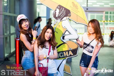 Singha S-treet with Yellow Fang, Sqweez Animal & Greasy Cafe — photo 333