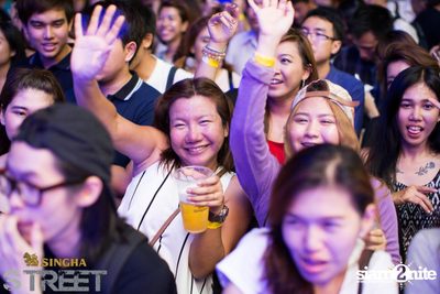 Singha S-treet with Yellow Fang, Sqweez Animal & Greasy Cafe — photo 353